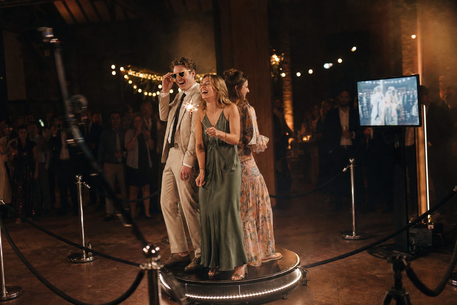 Gasten op het platform van de 360 Film Booth